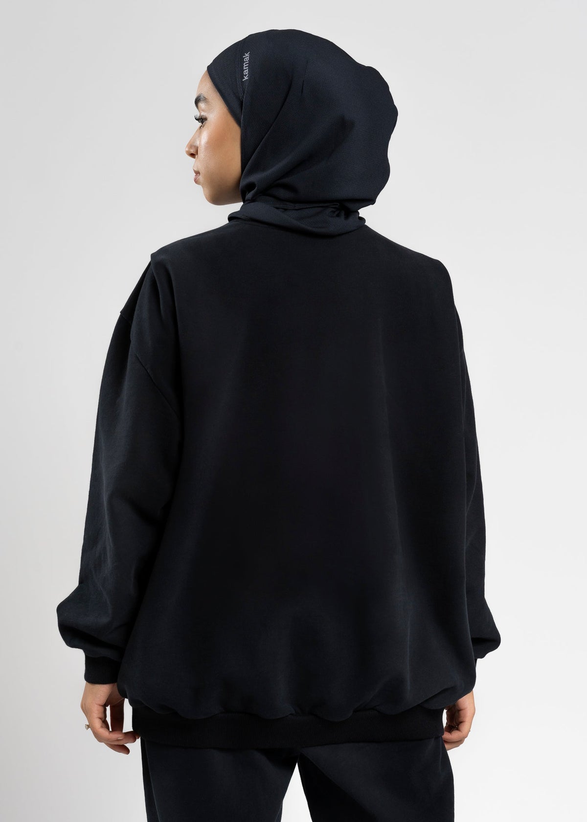 sweat oversize noir porté